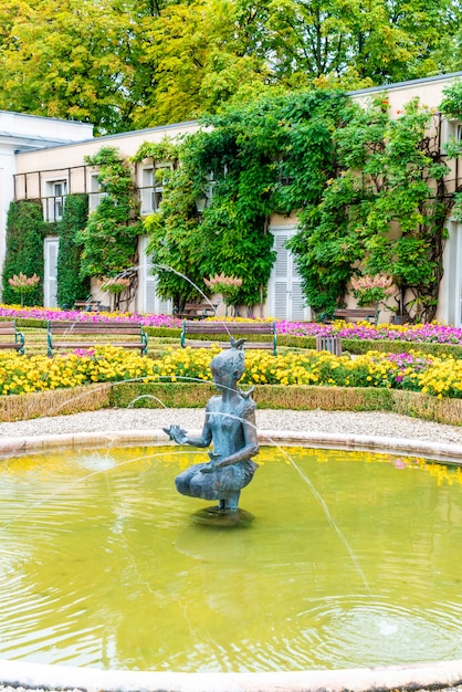 Jardín de Mirabell en la ciudad de Salzburgo