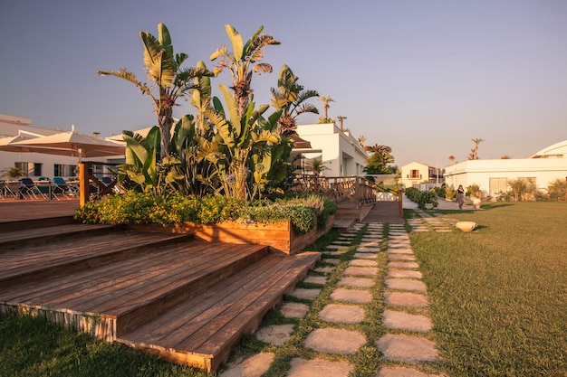 Jardín del resort en un resort de lujo siciliano