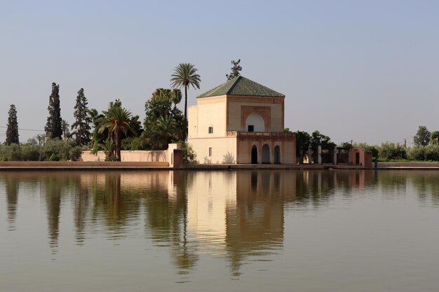 Los Jardines de la Menara, un histórico jardín público y huerta en Marrakech (Marruecos)