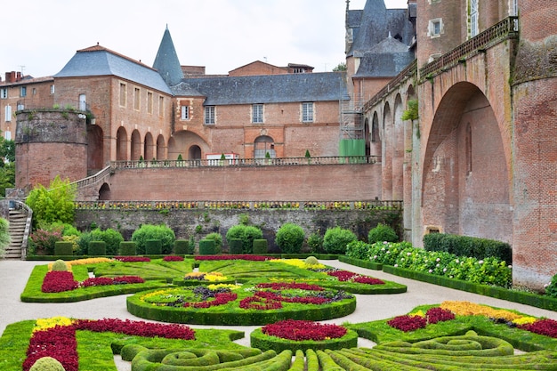 Jardines del Palais de la Berbie en Albi Tarn Francia