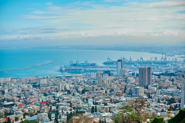 Jardins Baha'i também os Terraços da Fé Baha'i os Jardins Suspensos de Haifa