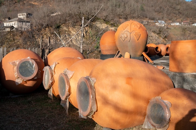 Jarras de cerámica tradicional georgiana