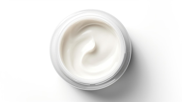 Jarro de maquillaje de crema en una superficie blanca con espacio de copia