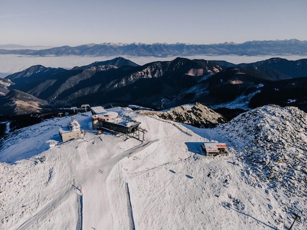 Jasna chopok demenovska tal liptov slowakei Luftaufnahme des Winterwaldes mit Schnee bedeckt Drohnenfotografie Berge LandschaftxDxA