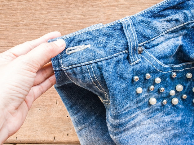 Jeans curto de senhora DIY