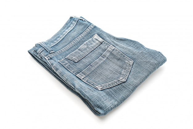 jeans dobrado no fundo branco