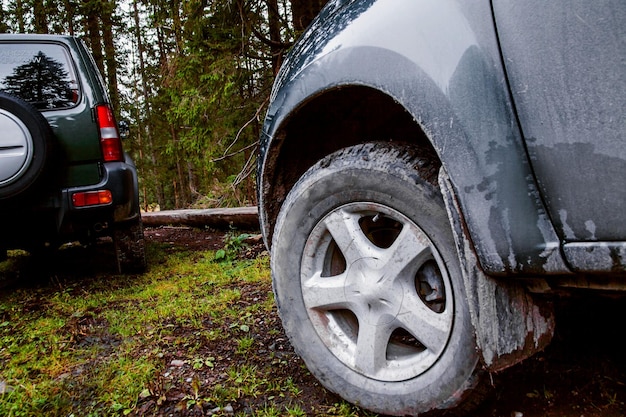 Jeep-Auto-Offroad-Dirt-Abenteuerpfad