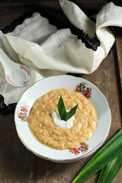 Jenang Sengkolo Bubur Merah Putih Indonesischer traditioneller Reisbrei