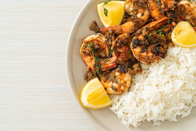 Jerk Shrimps oder gegrillte Shrimps nach Jamaika-Art mit Reis