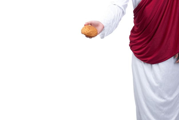 Jesucristo con la palma abierta dando comida aislado sobre fondo blanco.
