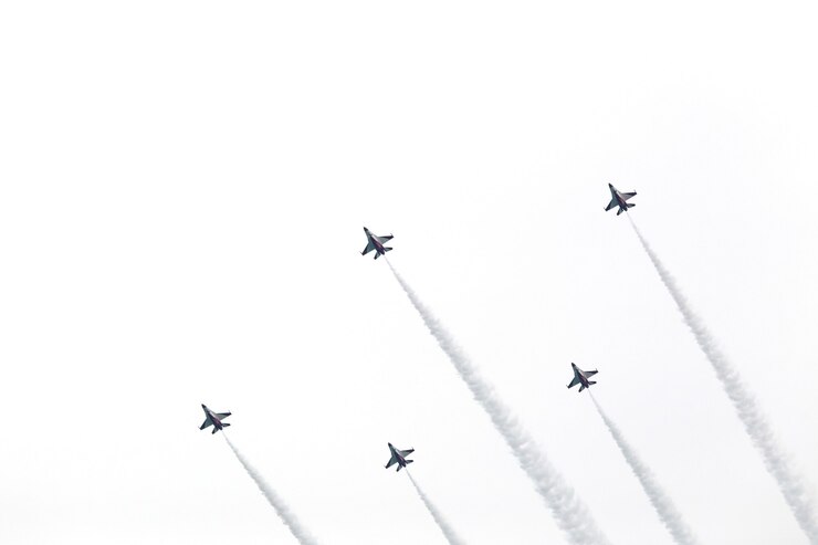 Jet-Kampfflugzeug isoliert.