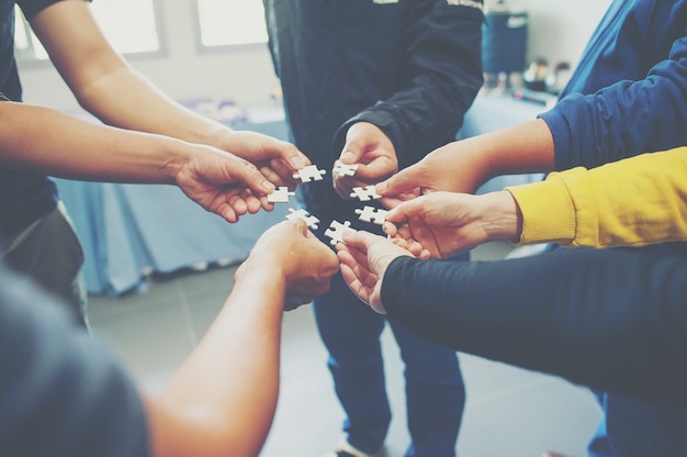 Foto jigsaw é uma harmonia entre o grupo não será impossível.