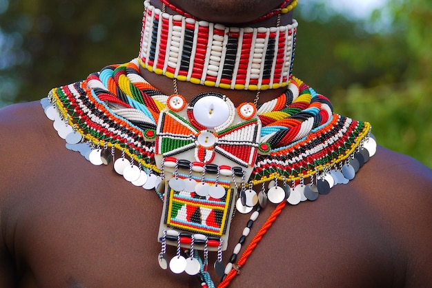 Joalharia artesanal Maasai e decoração étnica