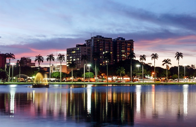 Foto joao pessoa paraiba brasil vista nocturna del parque solon de lucena