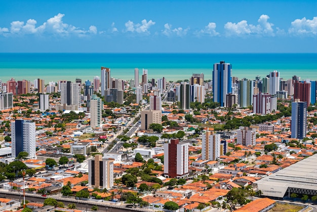 Joao Pessoa Paraiba Brasilien am 18. November 2007 Luftbild zeigt Gebäude und das Meer