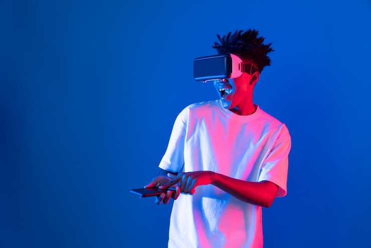 Foto jogador afro-americano usando vr usando telefone jogando jogo de parede de néon contrivance
