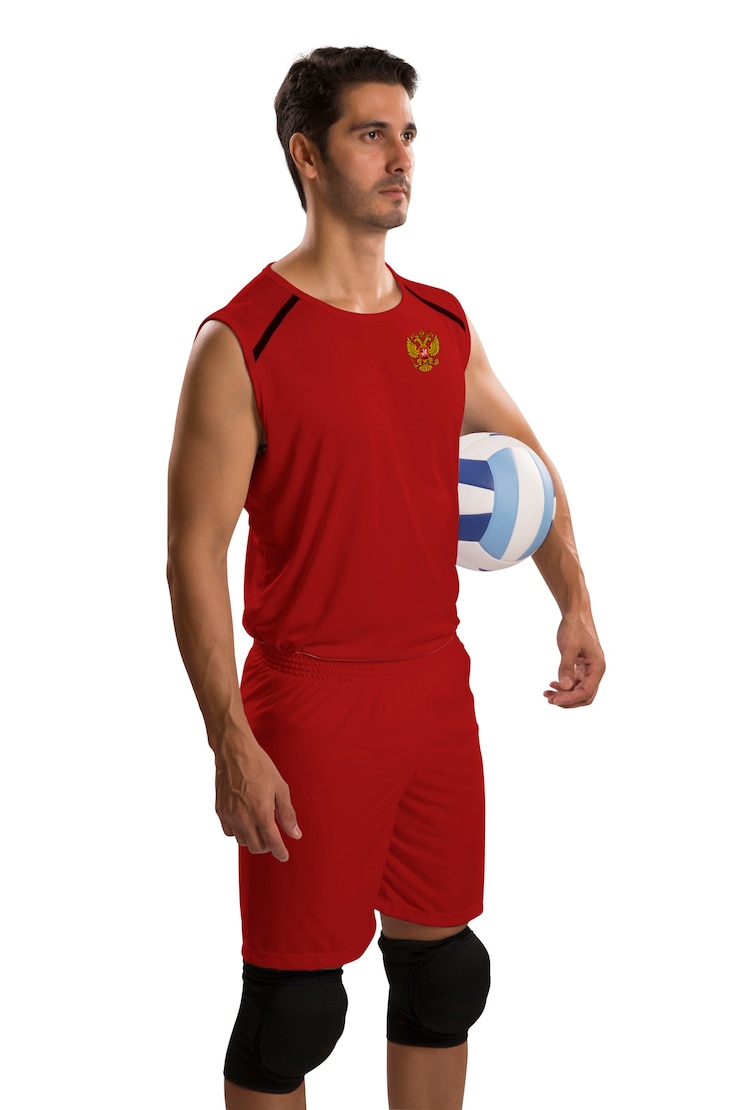 Foto jogador profissional de voleibol russo com bola. isolado no espaço em branco.