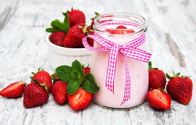 Joghurt mit Erdbeeren