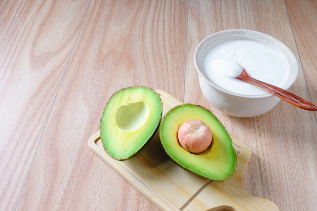 Joghurt und Avocado