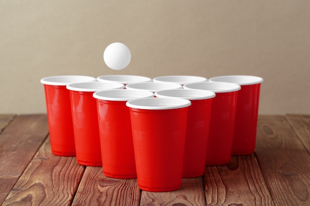 Jogo de pong de cerveja