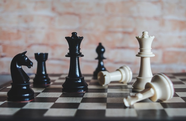 Jogo de tabuleiro de xadrez para idéias e estratégia de negócios, conceito de planejador de negócios.