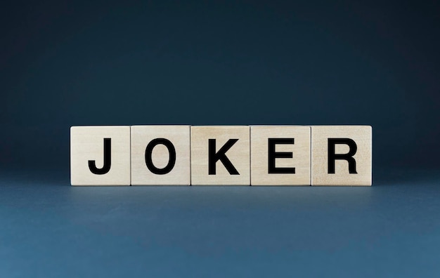 Joker Los cubos forman la palabra Joker