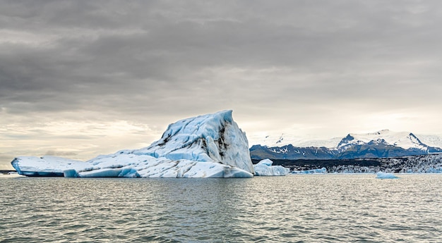 Jokulsarlon Glacier Lagoon na parte oriental da Islândia