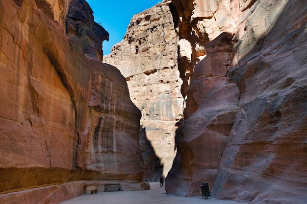 Jordan famous canyon em petra