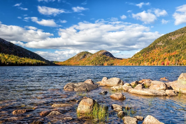 Jordan Pond en el Parque Nacional Acadia