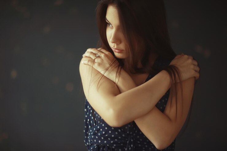 Jovem adolescente em casa