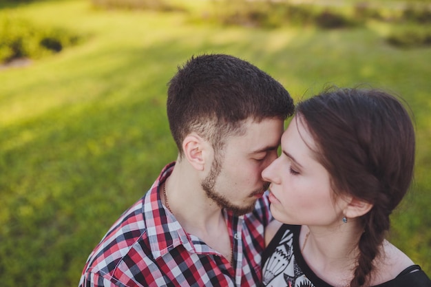 jovem casal apaixonado