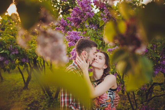 jovem casal apaixonado