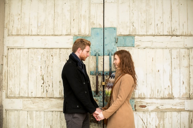 Foto jovem casal