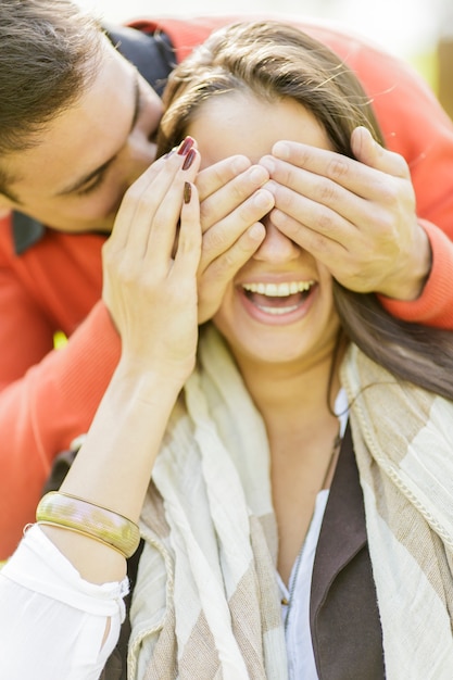 Foto jovem casal