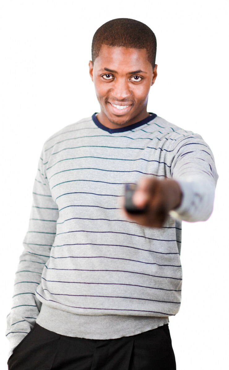 Foto jovem com controle remoto