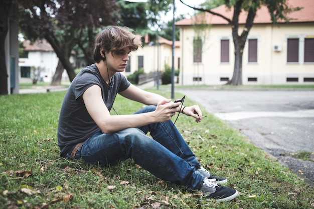 jovem, elegante, loiro, hipster, homem