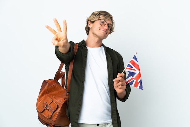 Jovem inglesa segurando uma bandeira do Reino Unido