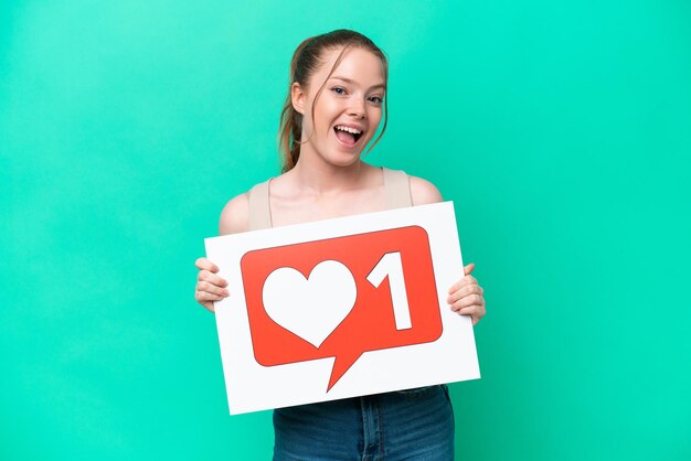 Foto jovem mulher caucasiana isolada em fundo verde