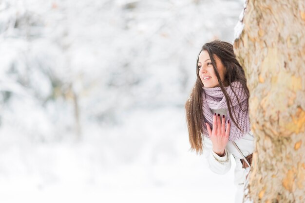 Jovem no inverno