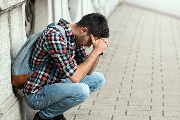 Foto jovem que sofre de depressão