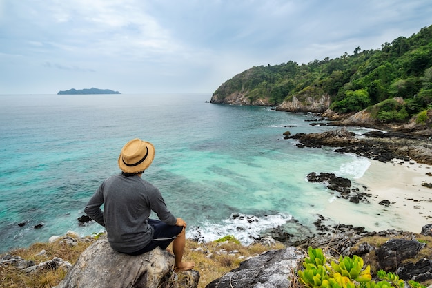 Jovem, viajante, olhar, bonito, seascape, vista, em, galo, queimadura, ilha, em, myanmar