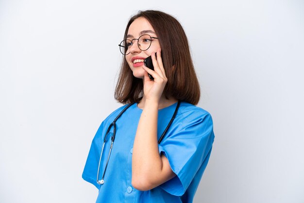 Joven y bonita mujer ucraniana de origen aislado