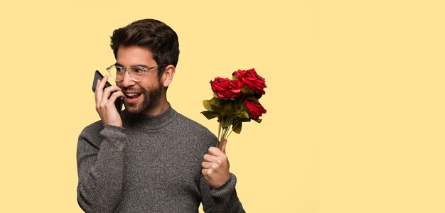 Joven celebrando el día de San Valentín