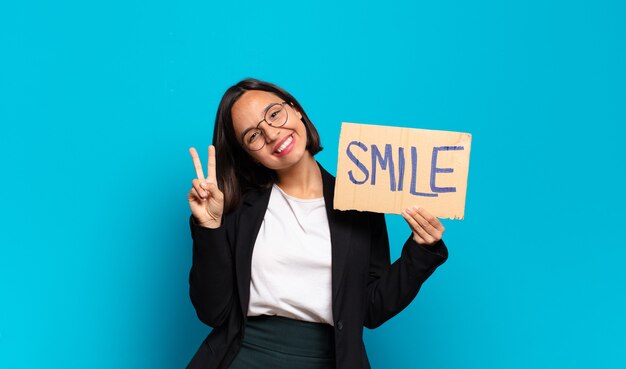 Joven empresaria bonita con una sonrisa