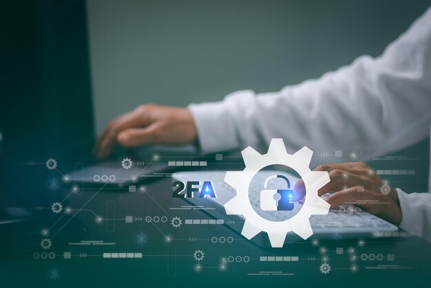 joven empresario que usa la computadora para trabajar