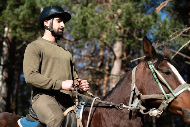 joven, equitación, un, caballo