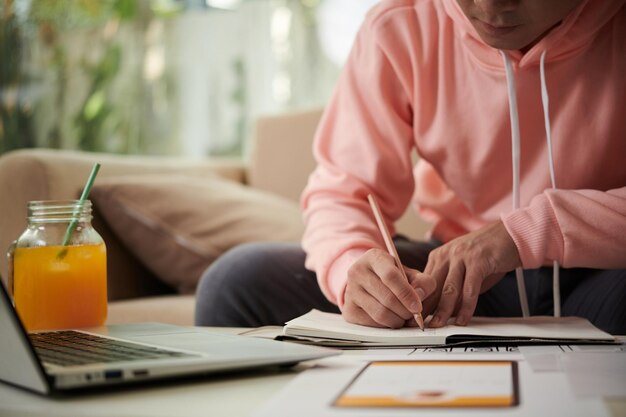 joven, escritura, en, planificador