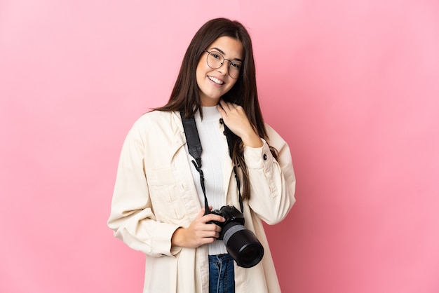 Joven fotógrafo brasileño aislado