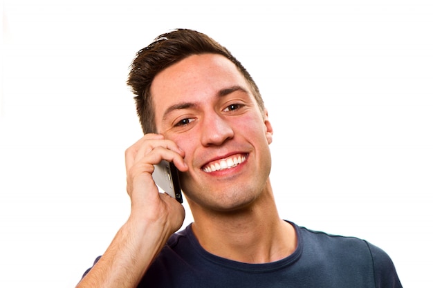 joven guapo en el teléfono