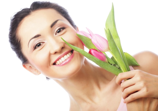 joven, mujer asiática, con, tulipanes